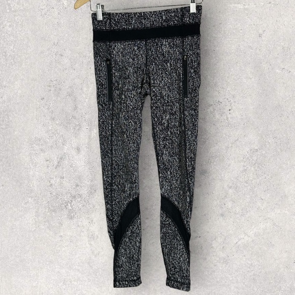 Lululemon Inspire Tights Size 4 Leggings Black Print Luxtreme Running Pants - Picture 5 of 14